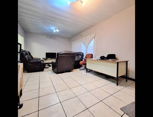3 BEDROOM TOWNHOUSE FOR SALE IN BIRCHLEIGH